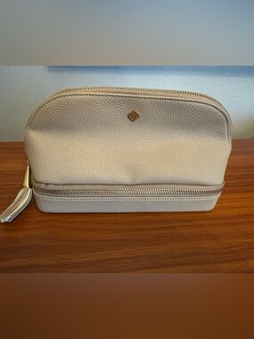 Kendra Scott makeup bag